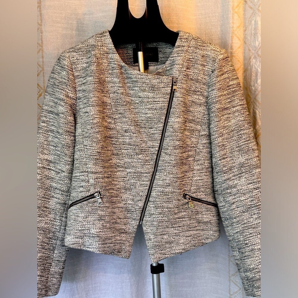 Black & White Banana Republic blazer asymmetrical zipper